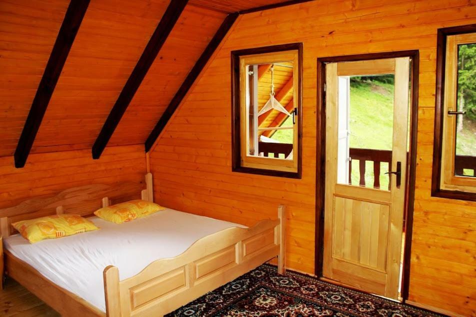 Triangle Woodhouse Lodge *